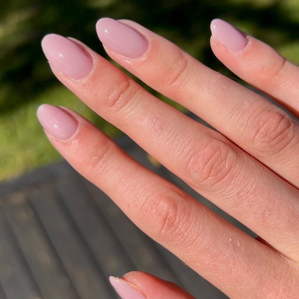 Coloured Rubber Base Coat (#04) (discontinued shade)