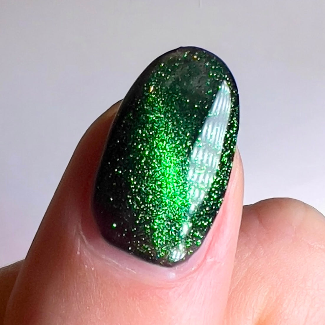 Green Magnetic cat eye gel polish (#121)